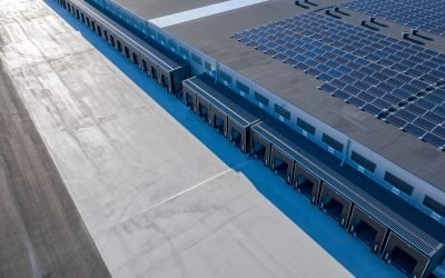 Panneaux photovoltaïques en toiture : avantages et règlementation
